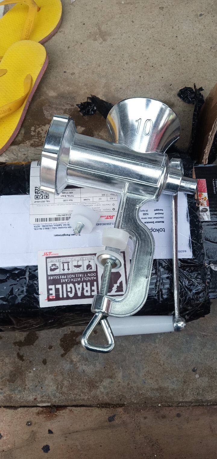 Penggiling Daging Manual Portable Bahan Stainless Steel Mincer Multiuse (meat Grinder)