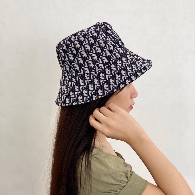 topi dior bucket hat