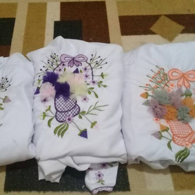 Mukena Farah_Mukena terusan bordir timbul bunga tile buket