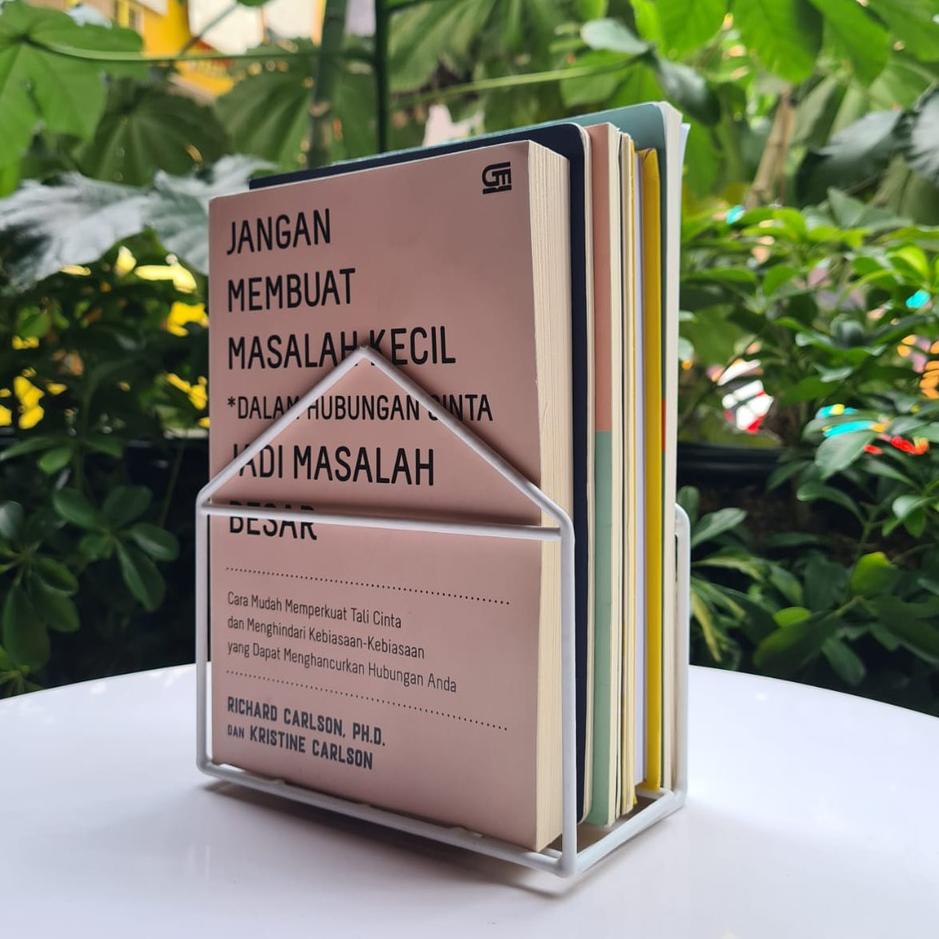 

[KODE PRODUK YBK7V7565] Pembatas Buku Besi (Anti Karat) / Sekat Buku / House Bookshelf