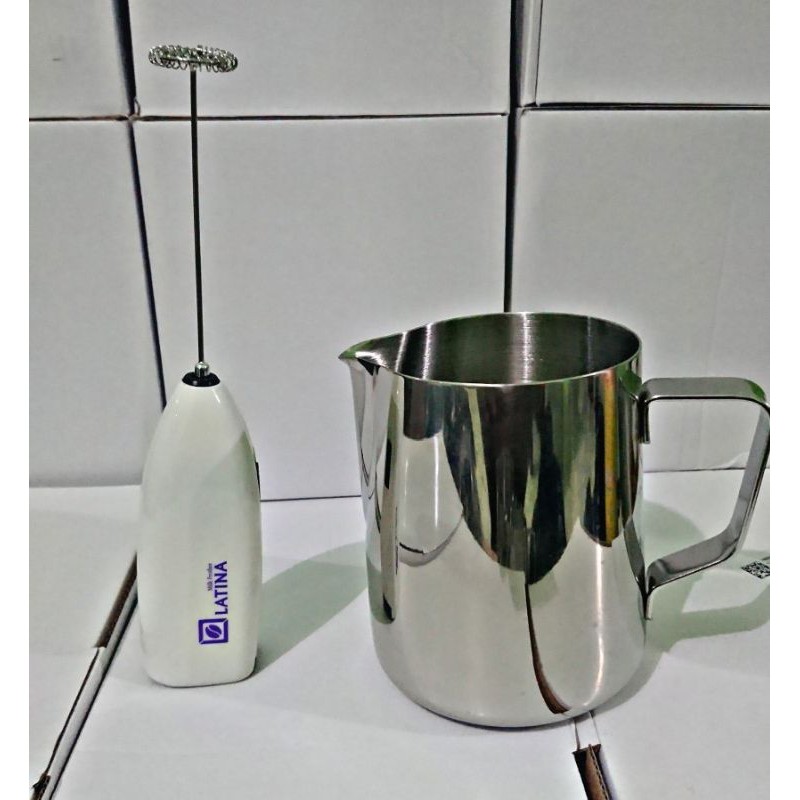 PAKET STAINLESS MILK JUG 600 ml ONE TWO CUPS + MILK FROTHER LATINA - BARISTA PROFESSIONALS TOOL