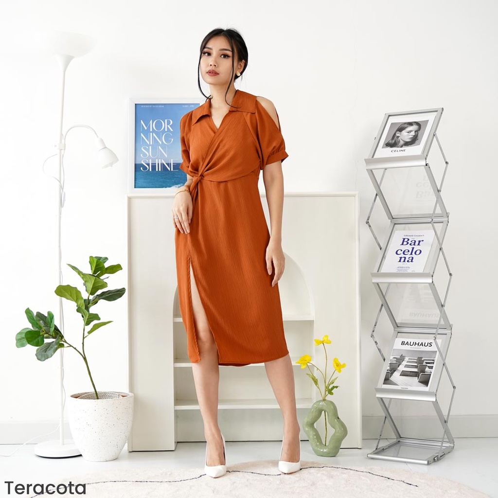 Dress  Wanita Twisted Lengan Cut Out Party Casual