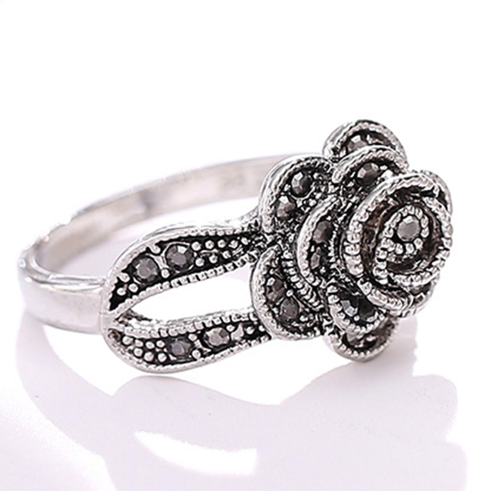 Hu Hu Hu Hu Hu Alat Bantu Pasang Kacamata♡ Cincin Wanita Bentuk Bunga Mawar Aksen Berlian Imitasi Gaya Vintage Untuk Pernikahan