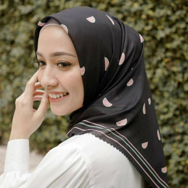 vanilla hijab CERIA Scarf SEMANGKA BLACK Jilbab Segiempat Voal Daily Original VH