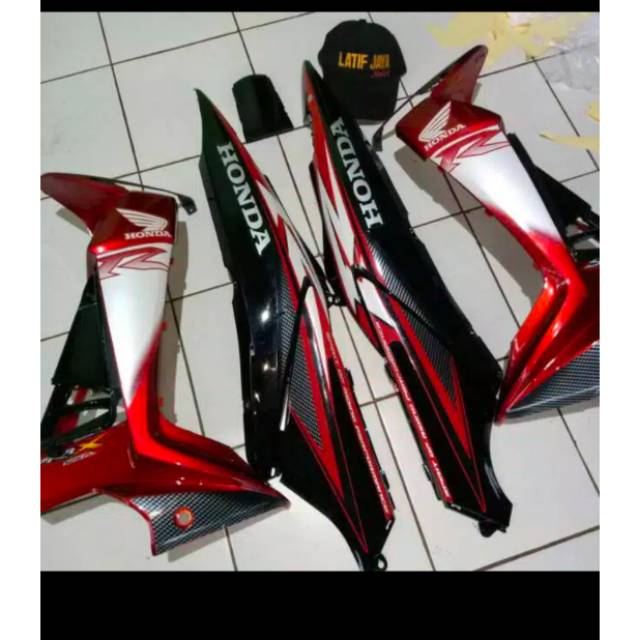 Cover body+sayap kiri kanan dan striping Supra x 125 new 2008 2012 merah hitam