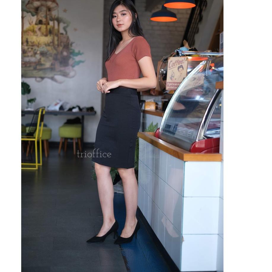 ☃ Rok Span Hitam Kerja Formal Selutut 3/4 ۩