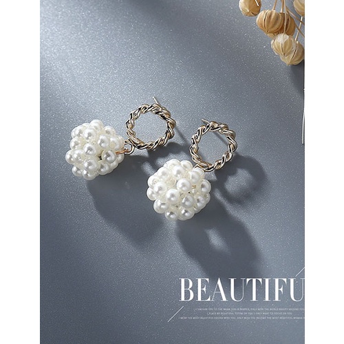 LRC Anting Tusuk Fashion White Pearl Ball Wrap Hollow Alloy Stud Earrings Y63789