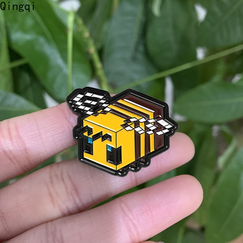 Bros Pin Enamel Bentuk Kartun Lebah Pixel