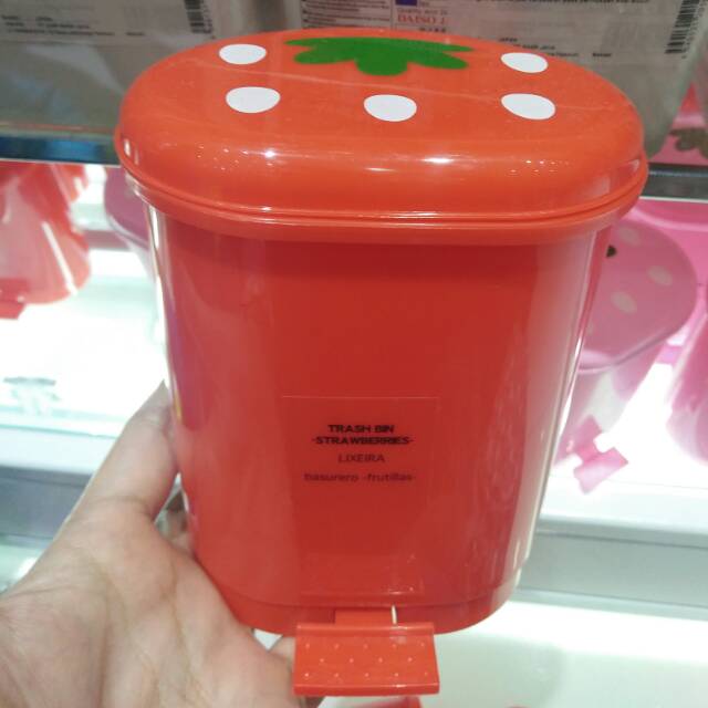 Tempat sampah mini strawberry