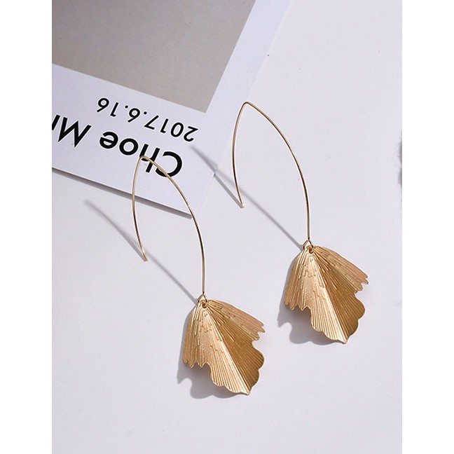 LRC Anting Tusuk Fashion Flower Gold Flower Ginkgo Leaf Earrings D41942