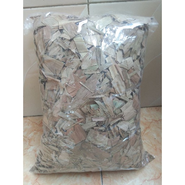 humus daun bambu cacah kering / media tanam daun bambu kering