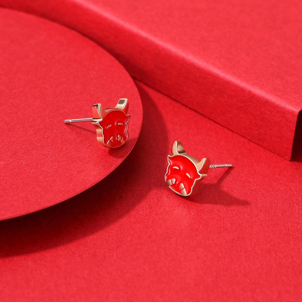 Hu Hu Hu Hu Hu Alat Bantu Pasang Kacamata♡ 1 Pasang Anting Stud Desain Sapi Warna Merah Gaya China Untuk Wanita
