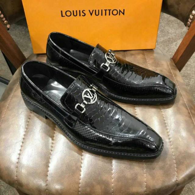 Sepatu pantofel lv mirror quality