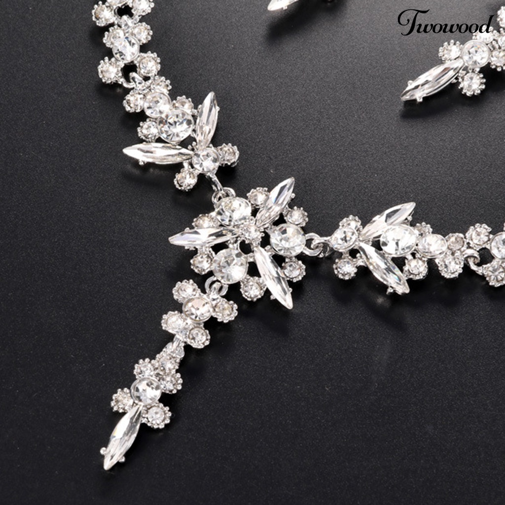 1 Set Kalung Anting Desain Bunga Aksen Berlian Imitasi Dapat Disesuaikan Untuk Pernikahan