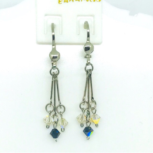 Anting wanita// anting kristal // anting monel// anting kristal swarosky// anting jurai jurai