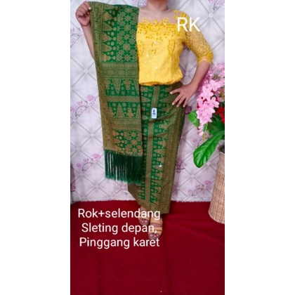 Rok Jadi dan Selendang Motif Songket Palembang