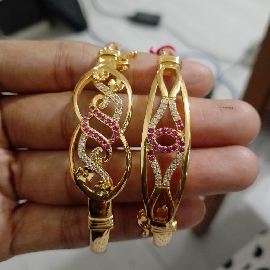 GELANG PERMATA LAPIS EMAS 18K (random)