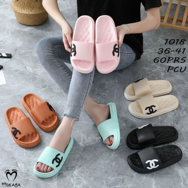 Sandal Slop Jelly Wanita Ban CC Hitam Samping Sol Tebal Korea Cantik Casual sandal jelly mokaya motif dc tebal empuk