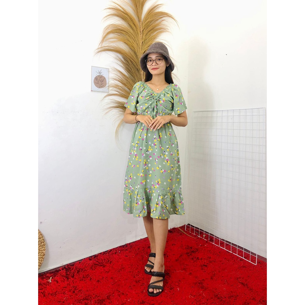 DASTER ELSA SERUT DADA MOTIF LENGAN PENDEK DRESS BUSUI FRIENDLY