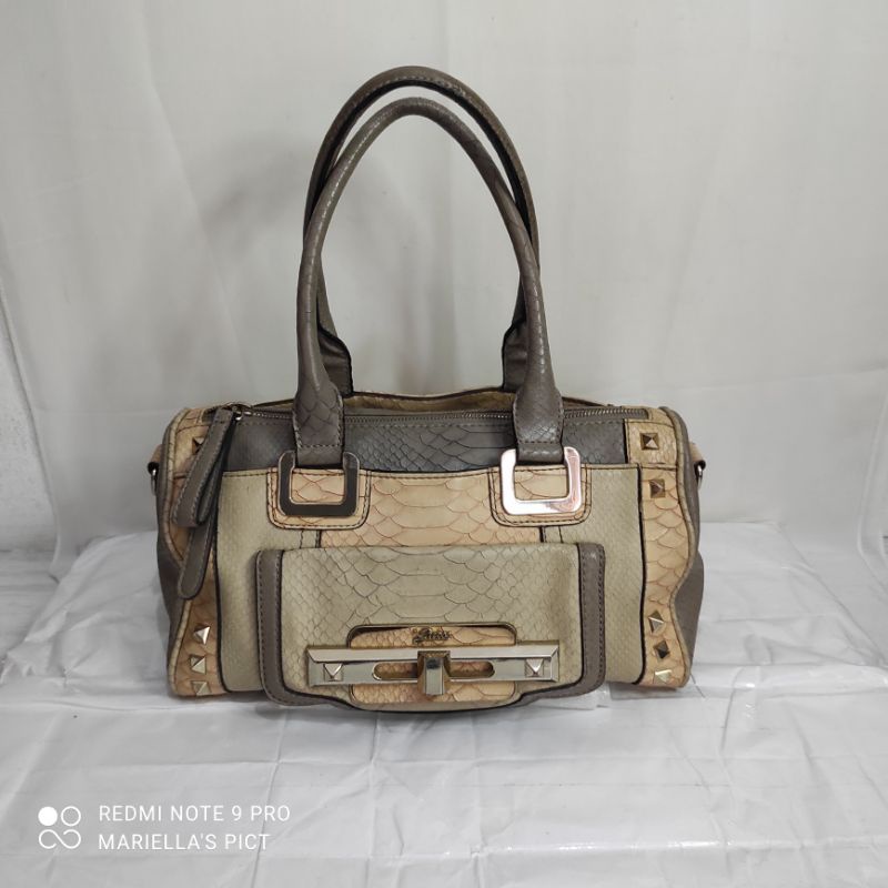 Preloved vintage Guess speedy bag original