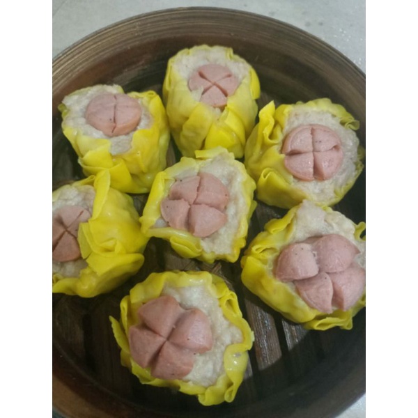 

best seller dimsum ayam dengan aksen sosis d tengah 1 pack isi 5pcs