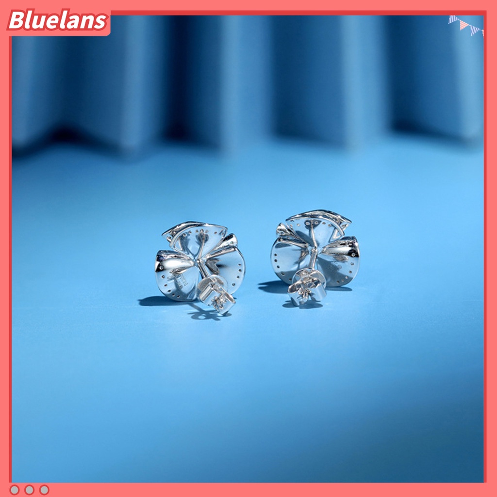 Anting Stud Desain Bunga Begonia Aksen Berlian Imitasi Untuk Wanita