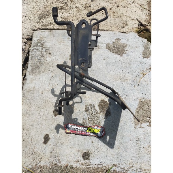 breket dudukan pangkon lampu tirev tiger revo barong,ori copotan motor, untuk tahun 2009 2010 2011 2