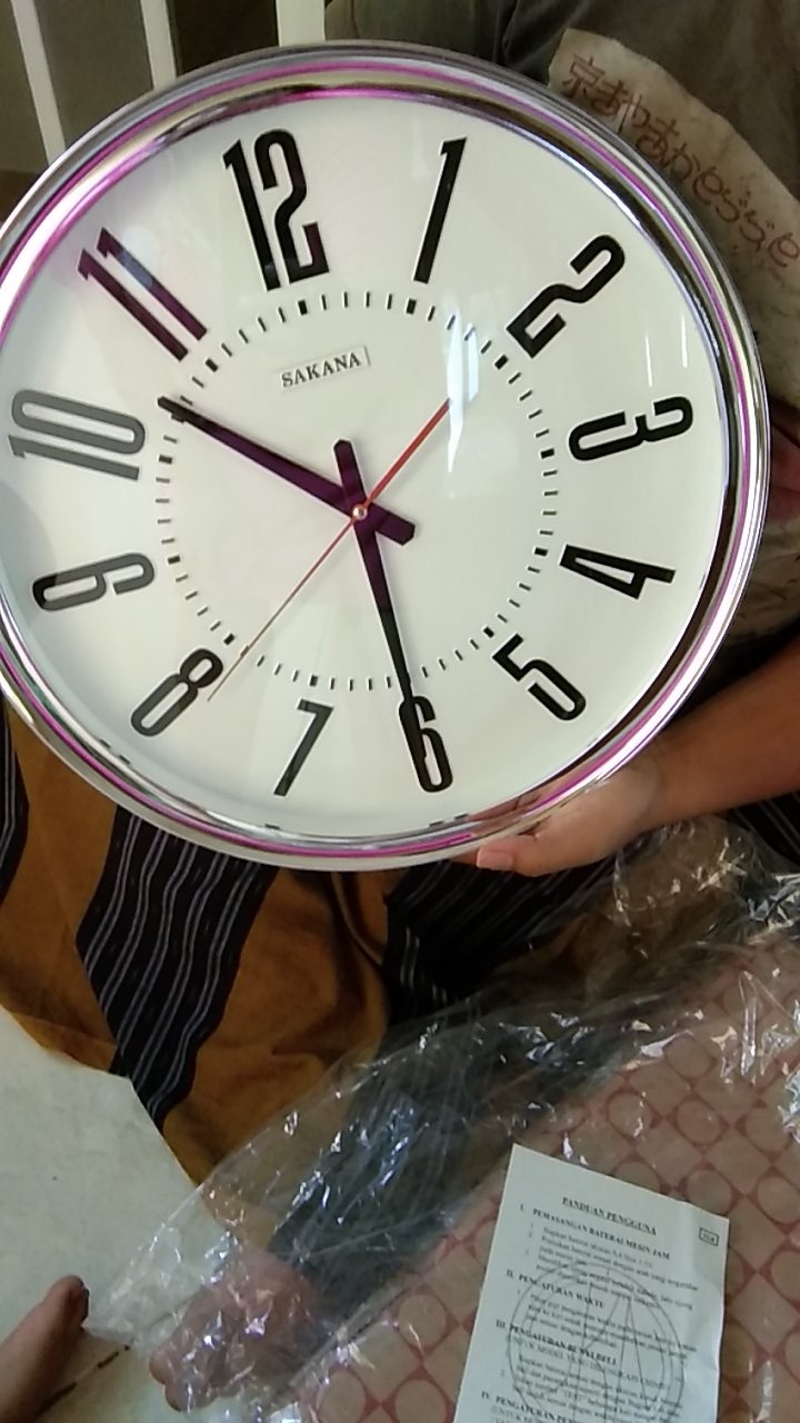 Jam Dinding Sakana 012c-3 With Quartz Movement Diameter 40cm Bagus