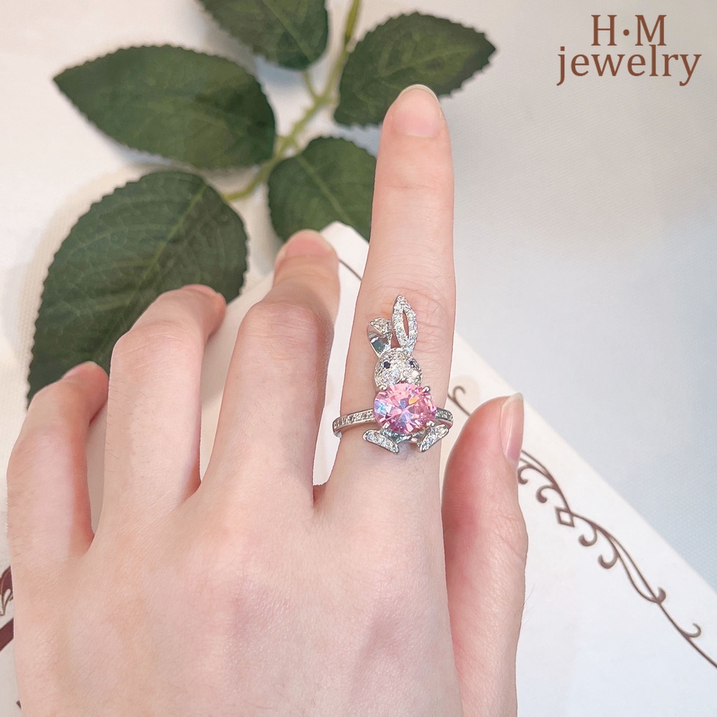 Set Anting Tusuk + Cincin Open Ring Desain Kelinci Hias Berlian Imitasi Warna Pink Untuk Wanita