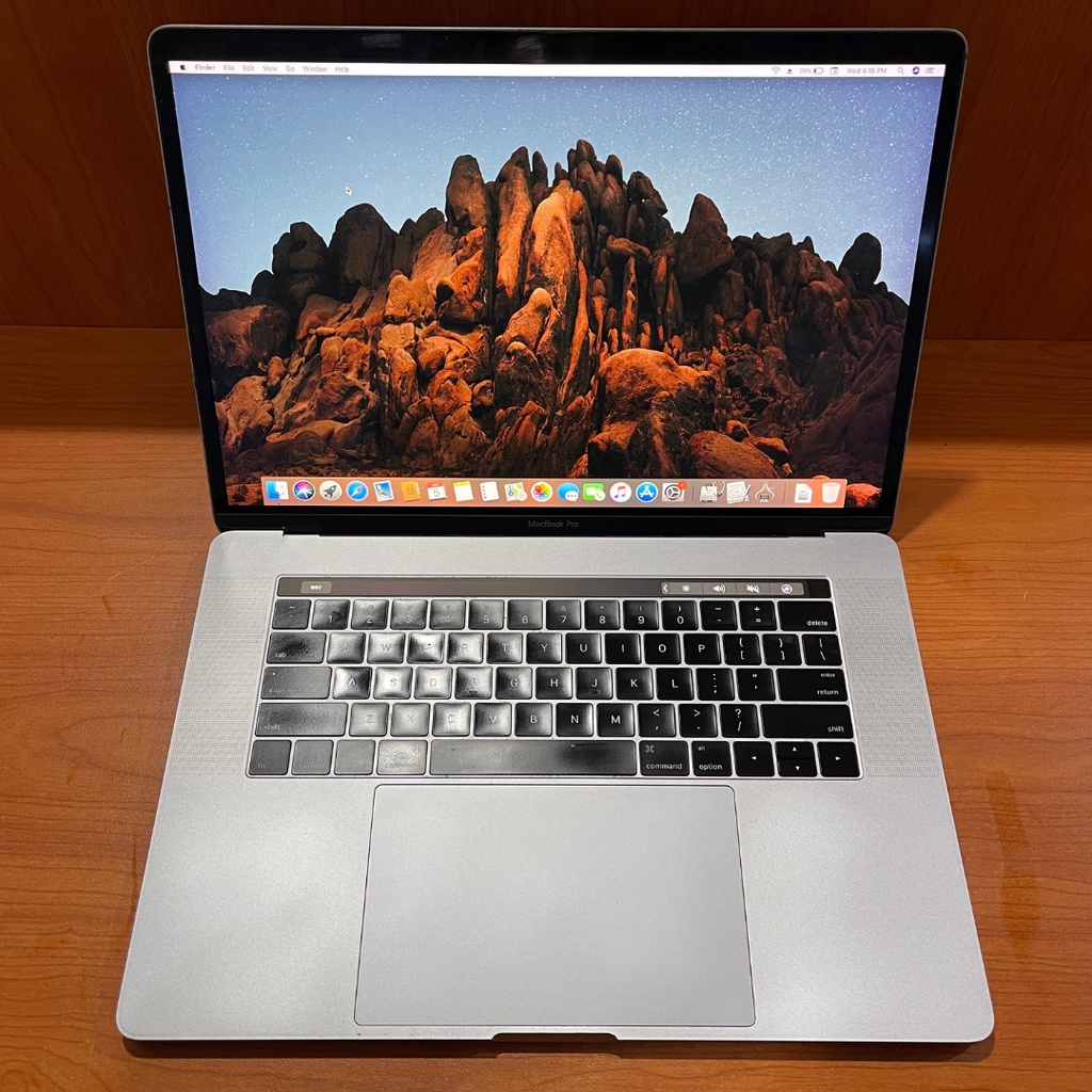 PROMO MacBook Pro 15 inch Touchbar 2016 Core i7 2.7GHz Ram 16 GB Ssd 512 GB SECOND