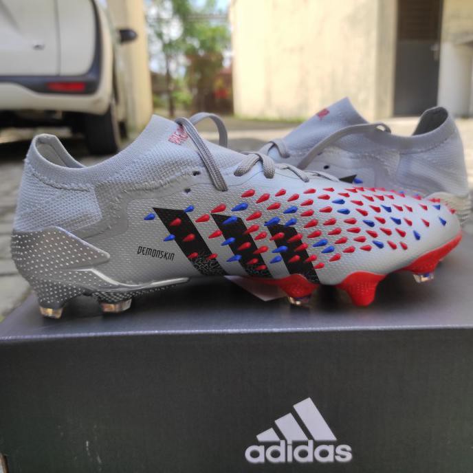 Sepatu Bola Adidas Predator Freak 1 Superlative Silver Fg-Sepatu Bola - 39 Rieskafadilah