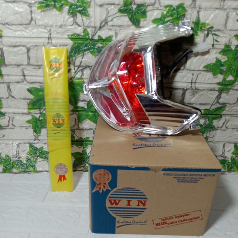 stoplamp lampu belakang 1 set Yamaha Vixion old Assy merk win