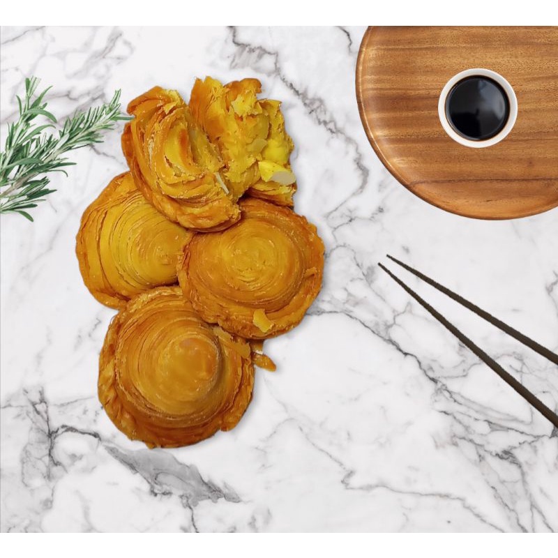 

curry puff singapore isi kentang telur curry-cemilan-snack-fresh the wok pan