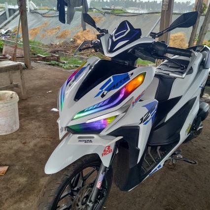stiker lampu vario 150, stiker motor vario new, lampu motor vario new, aksesoris motor vario, varias