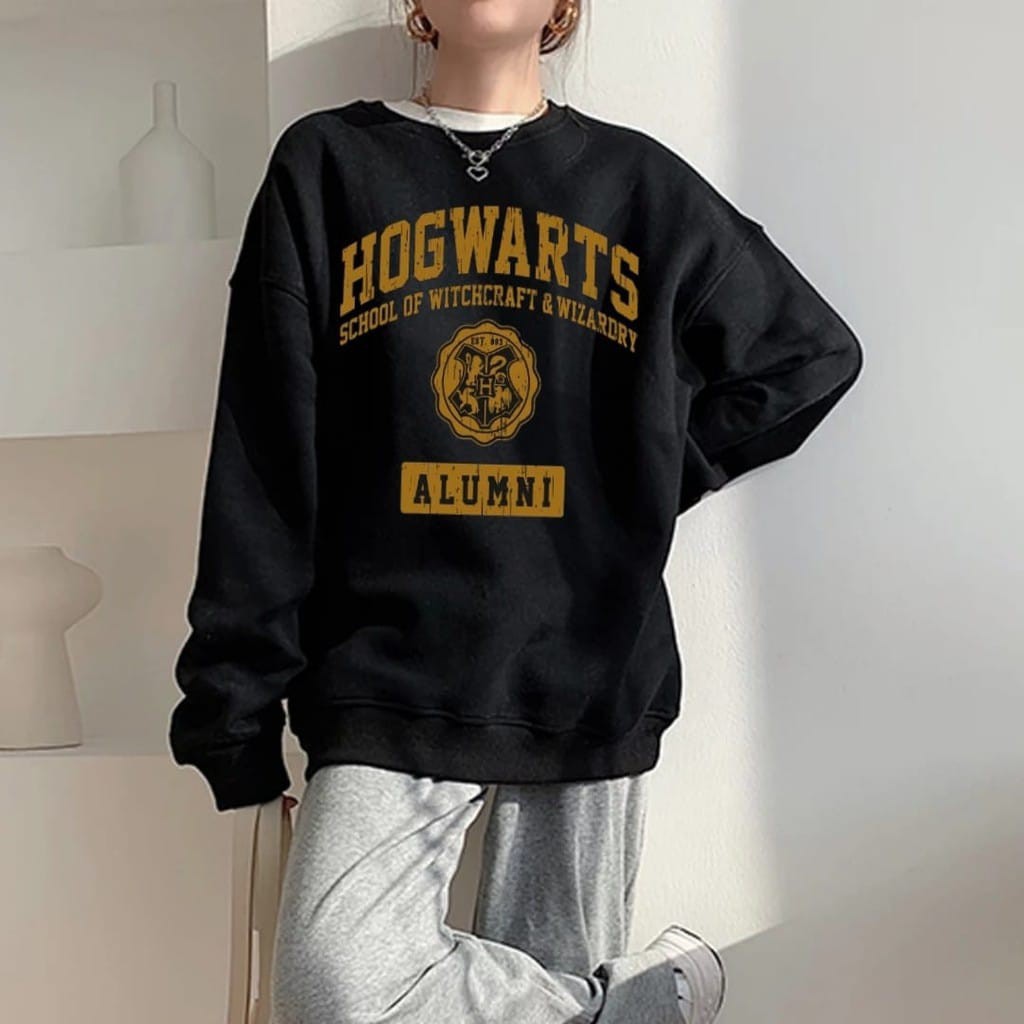 Hogwarts Alumni Sweater - Allsize - Bahan Fleece tebal dan lembut - Outfit Wanita Dan Pria