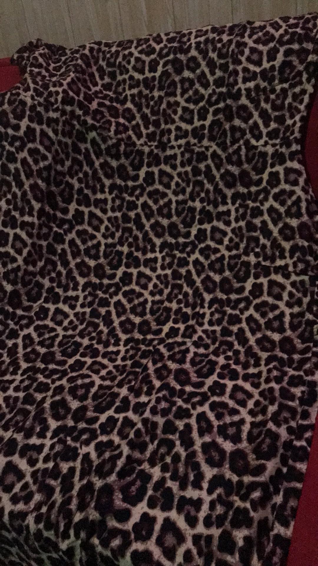 Long Motif Macan Dan Retro