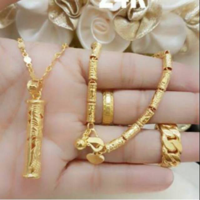 Perhiasan lapis emas 24k