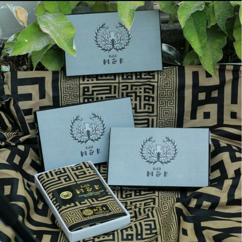 Sarung Batik motif kaligrafi kufi