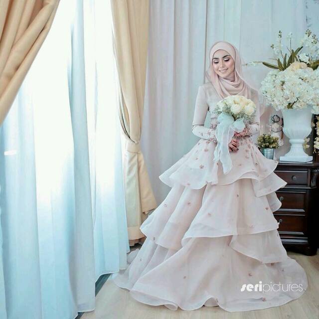 Gaun pengantin + hijab ,tanpa selendang