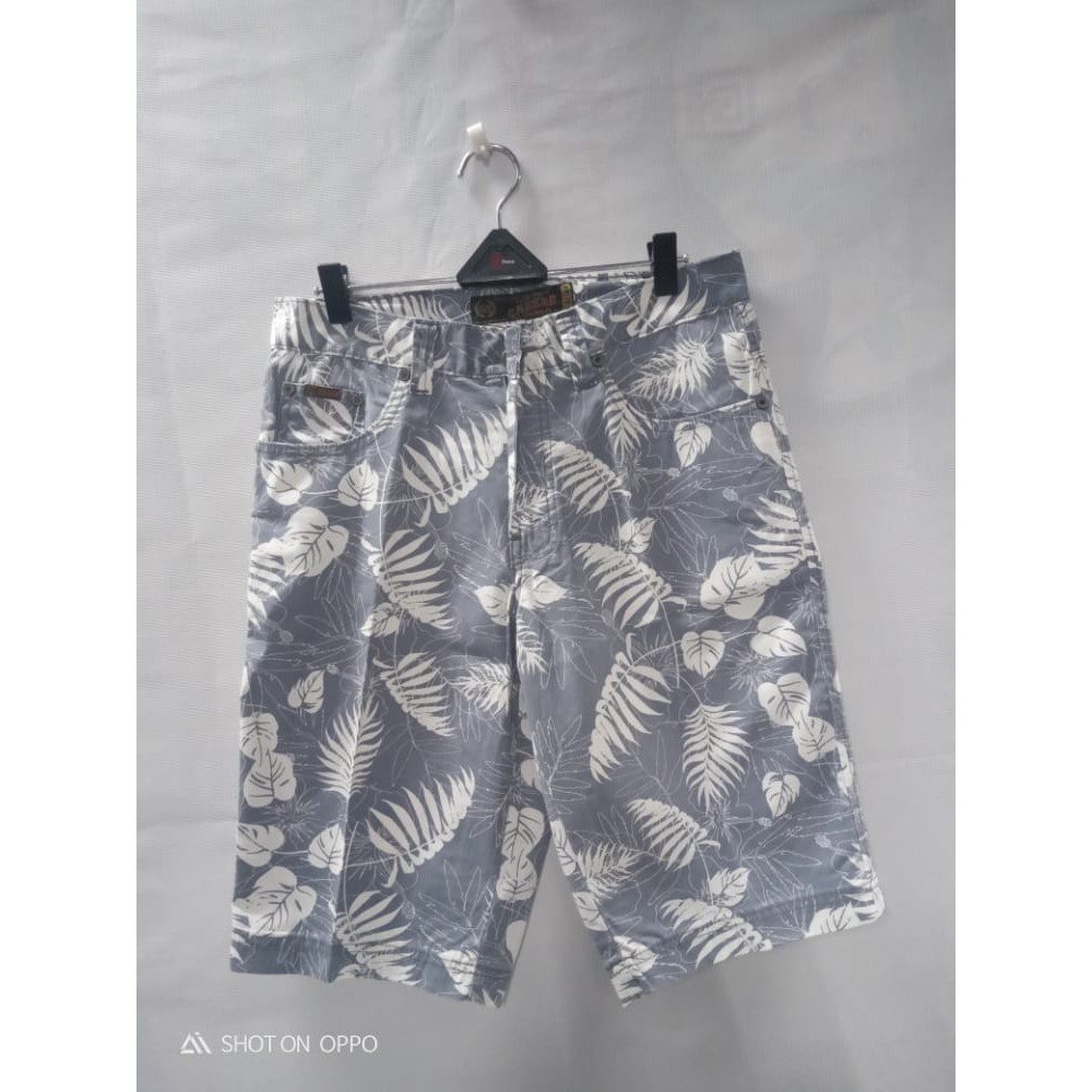 CELANA PENDEK CAESAR