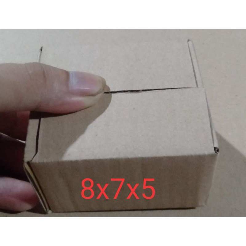 

kardus box ukuran 8x7x5