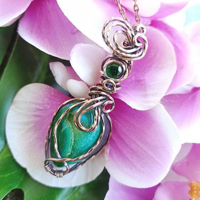 Kalung Tembaga batu hijau druzy kombinasi zircon