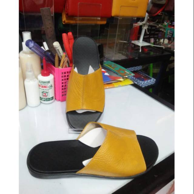 Sandal wanita teplek kulit asli