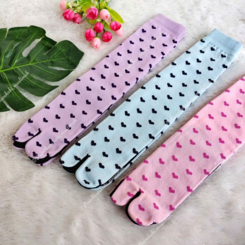 ECER KAOS KAKI  MOTIF LOVE KECIL