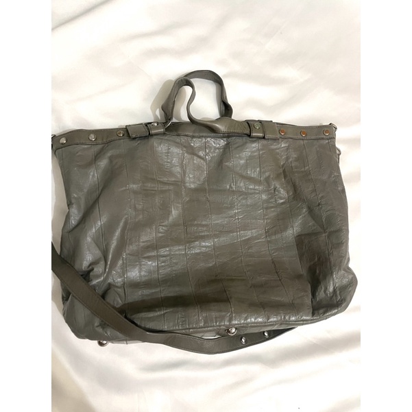 TAS KULIT PECAH SERIBU KAYAK KULIT BALENCIAGA