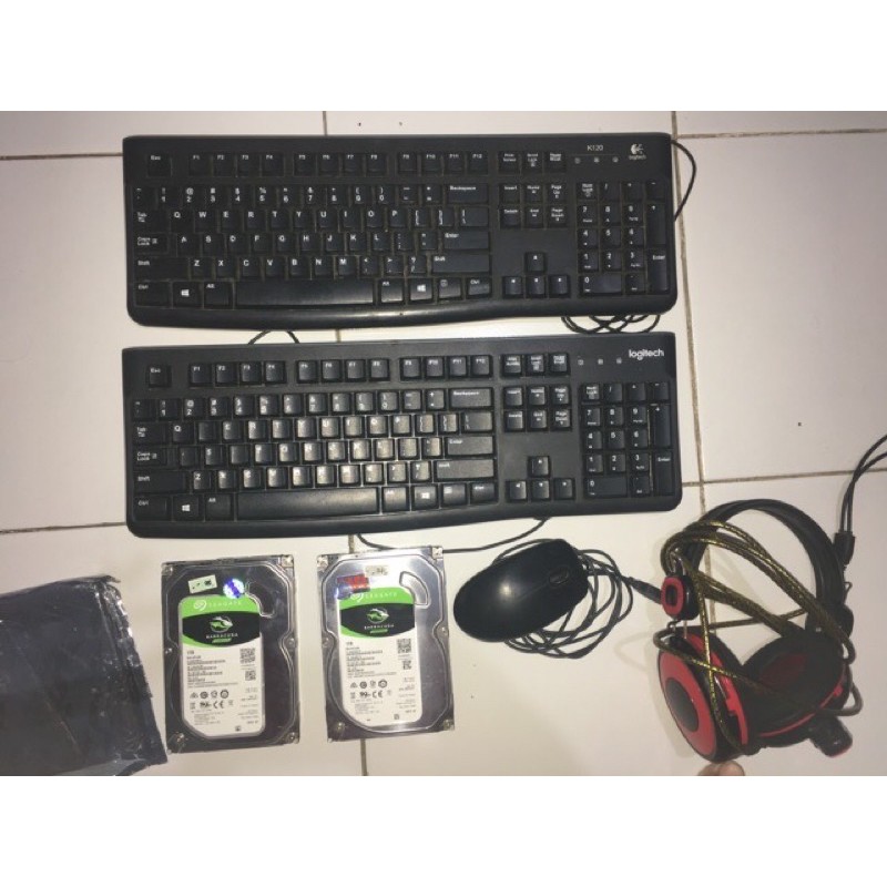 paketan aksesoris dan komponen komputer