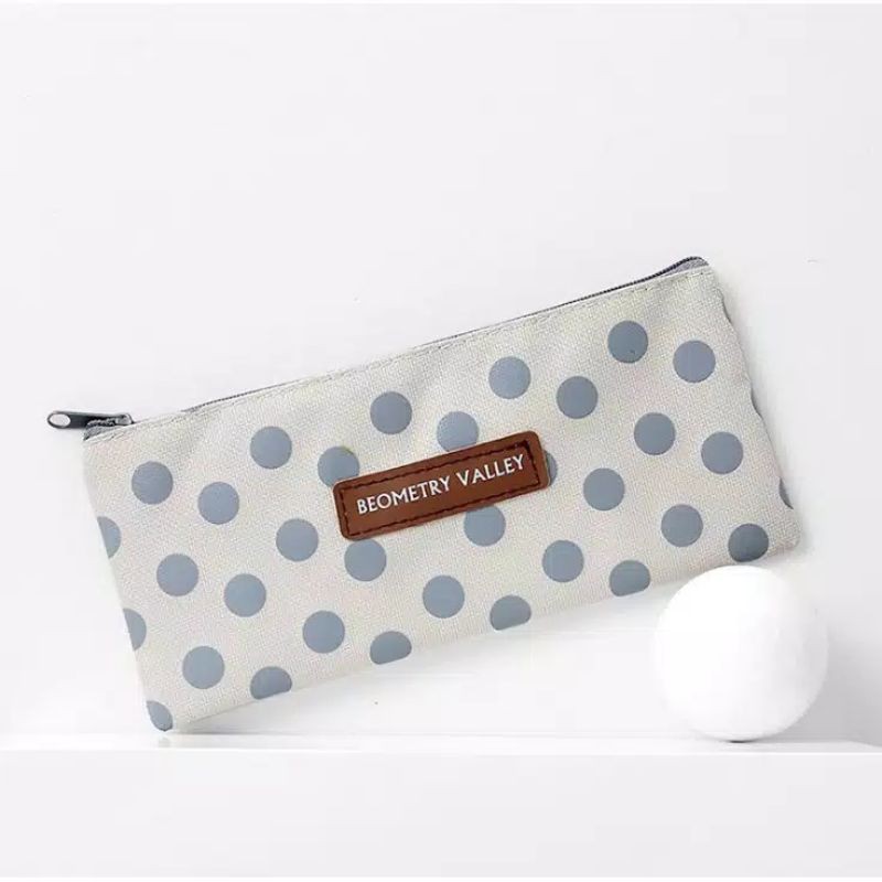Tempat Pensil Geometry Valley Pencil Case Impor / Tempat Kosmetik / Tepak Pensil-Polkadot Putih