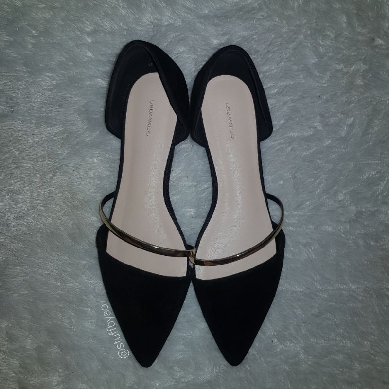 Preloved flatshoes urban&co hitam ukuran 38