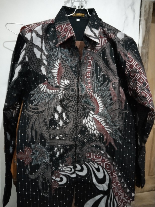 Peksi Tarung Kemeja Batik Pria Lengan Panjang Slimfit Katun Printing Hem Baju Atasan Kantor Modern
