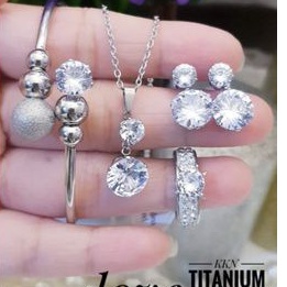 TiTanium set perhiasan wanita AN1